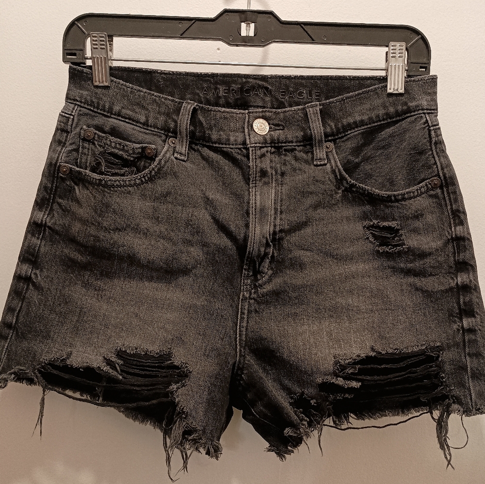 American Eagle Outfitters Black Distressed Women's Shorts. Size 4